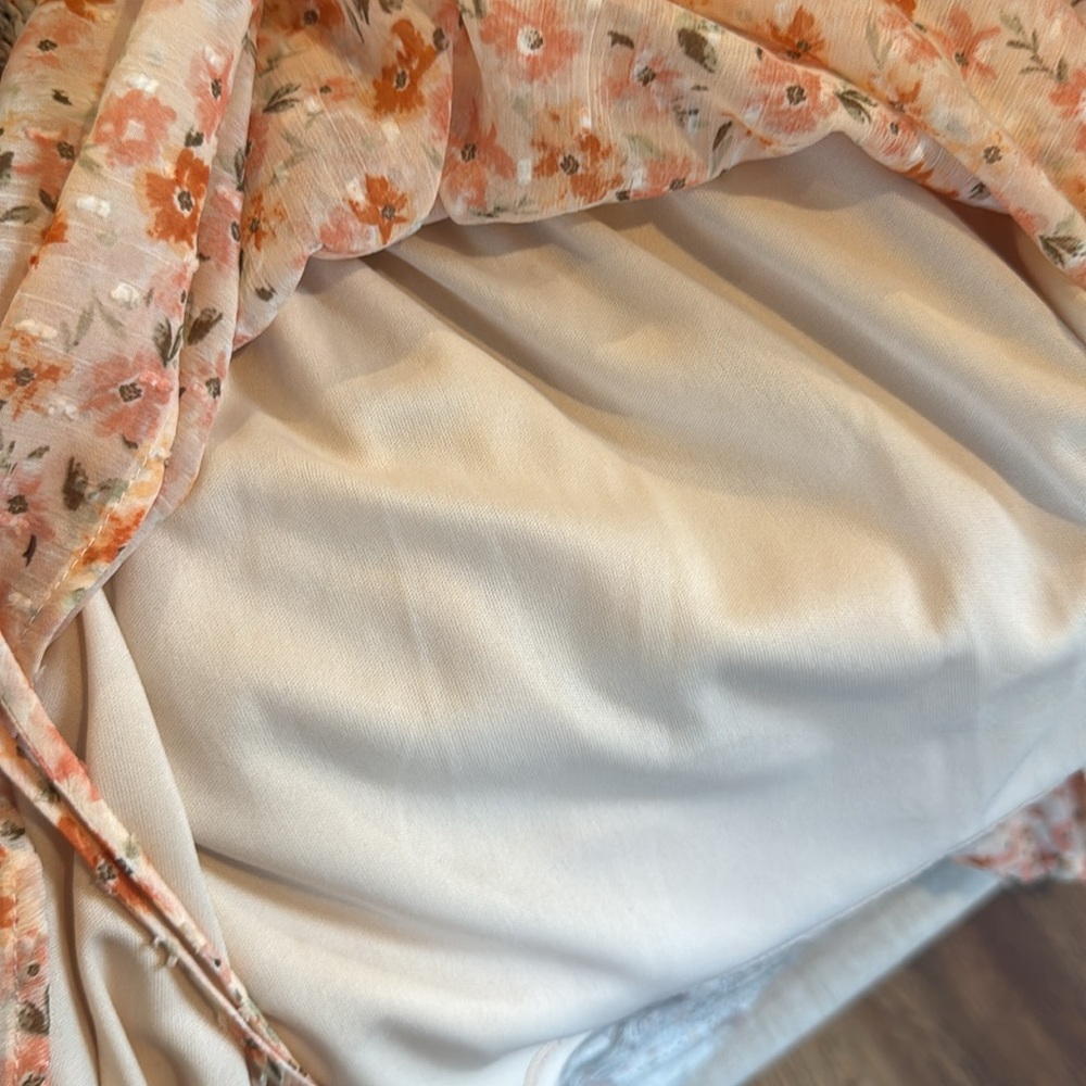 Floral Ruched Top - Picture 7 of 8